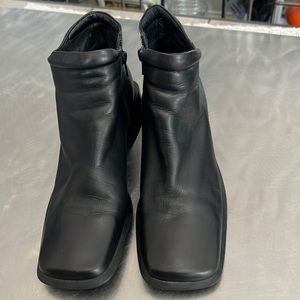 Nine West vintage ankle boots.  Square toe. Chunky heels. Black. Size 7 1/2.